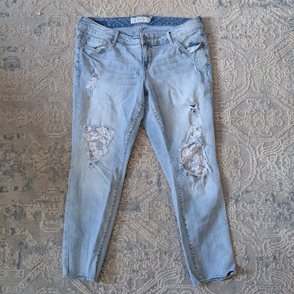 Torrid Sz12 Light Bulb Skinny Lace Distressed Denim